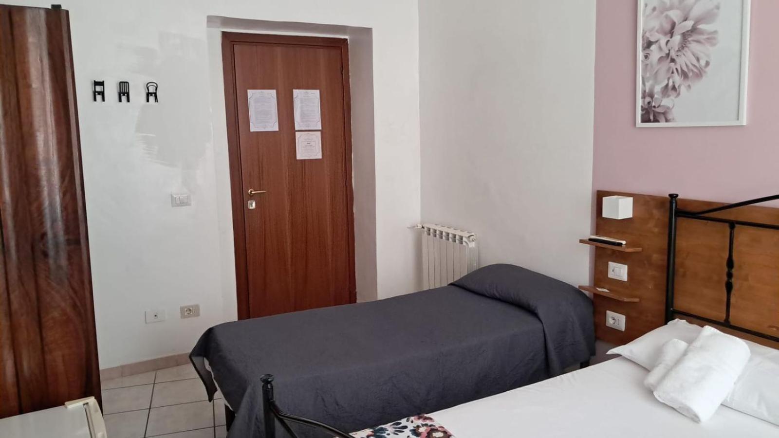 In The Center Guesthouse Rome Extérieur photo